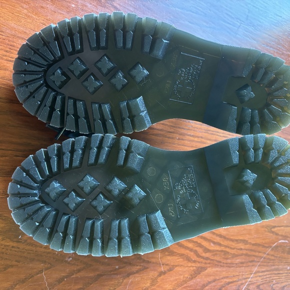 Brand new Dr. Martens Women's Holly Oxford - Picture 3 of 4